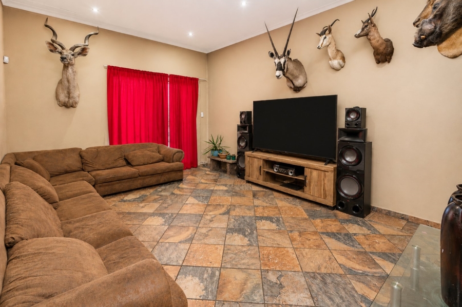 5 Bedroom Property for Sale in Brits North West
